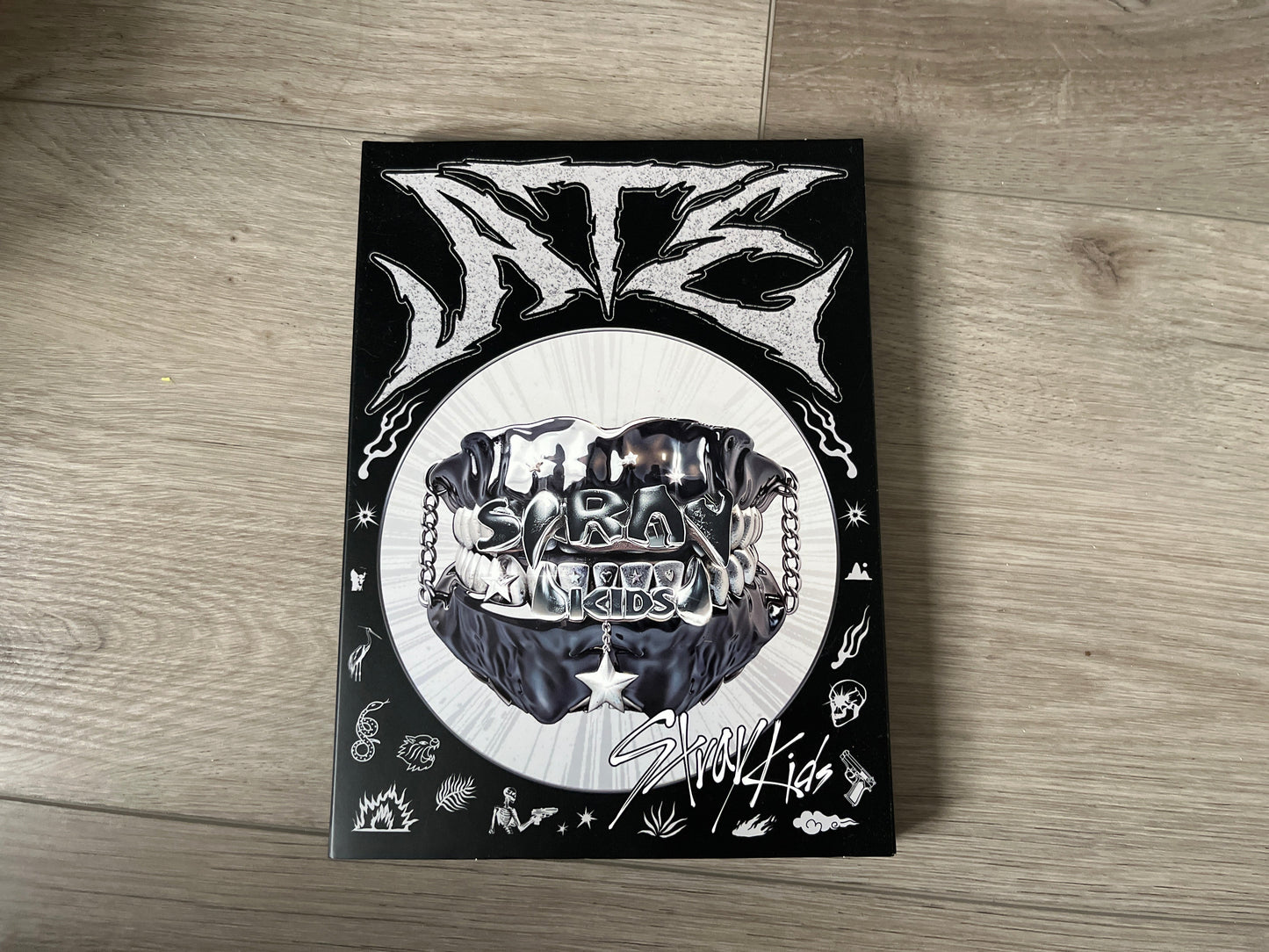 Ate album with inclusions Stray kids SKZ