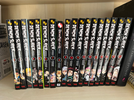 Demon Slayer Manga collection READ DESCRIPTION